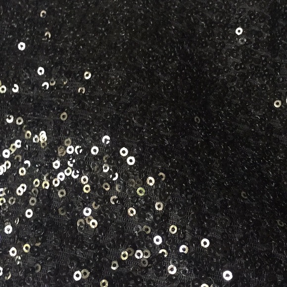 black evening dress - Picture 7 of 7